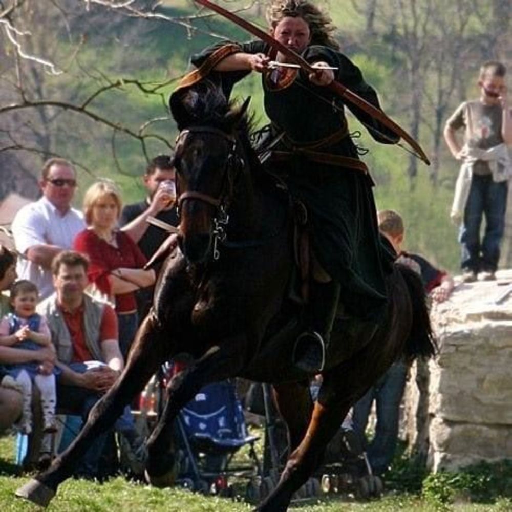 Meet your Posher, Dewi